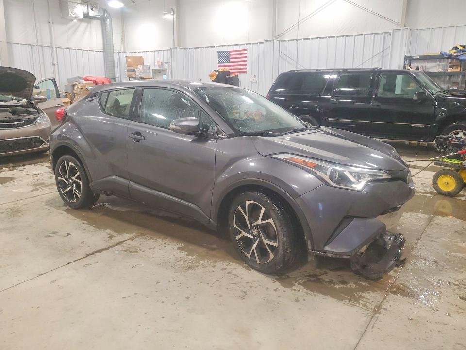 Photo 4 from auction – 2018 TOYOTA C-HR XLE with VIN NMTKHMBX3JR004303