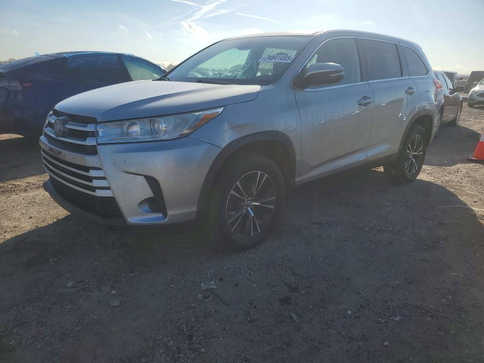 TOYOTA HIGHLANDER 2019 with VIN 5TDZZRFHXKS291752 - Photo from auction