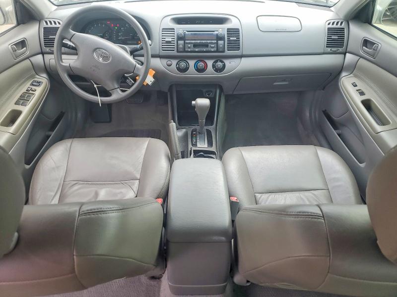 Photo 8 from auction – 2002 TOYOTA CAMRY with VIN 4T1BF32K12U012334