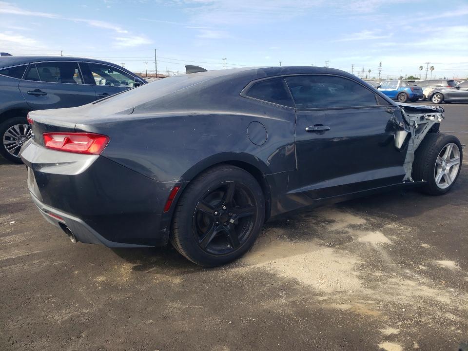 Photo 3 from auction – 2018 CHEVROLET CAMARO with VIN 1G1FB1RX0J0166071