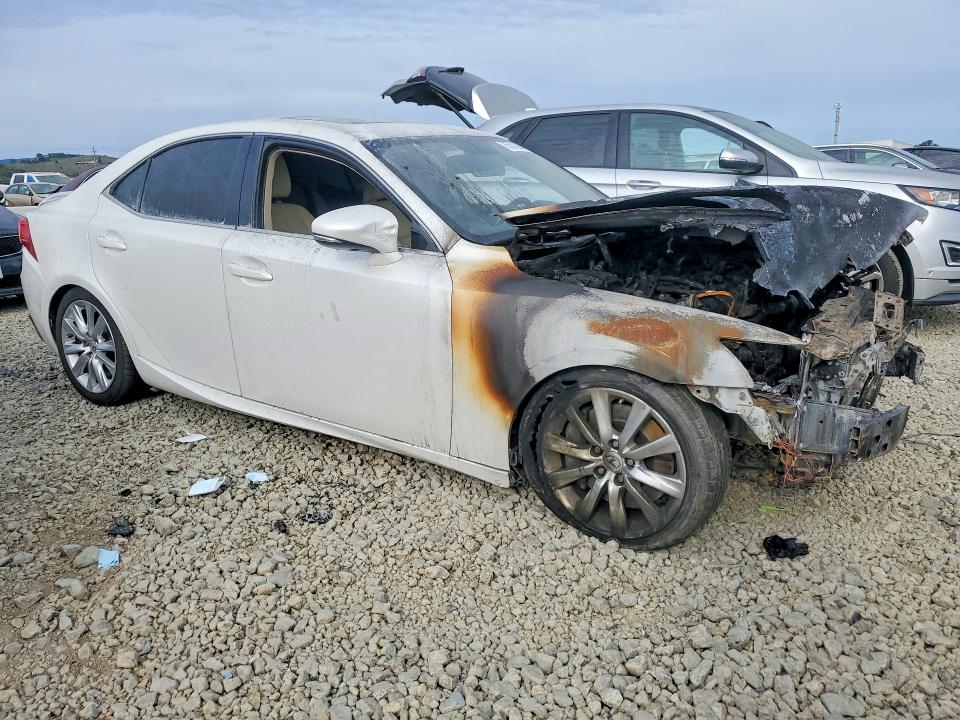 Photo 4 from auction – 2016 LEXUS IS 200T with VIN JTHBA1D26G5023446