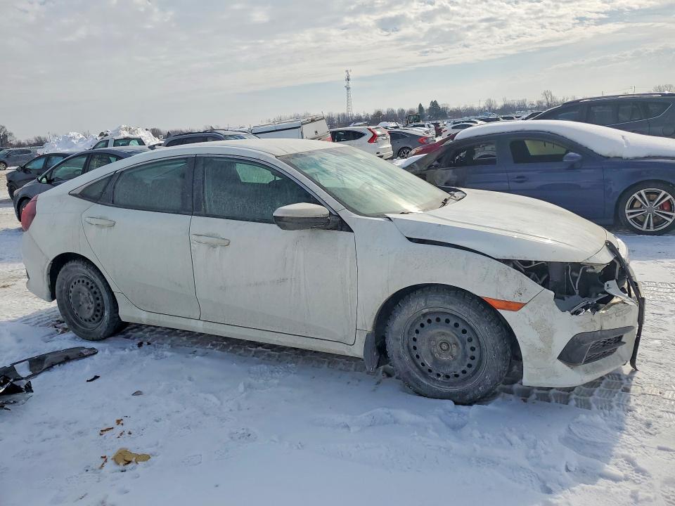 Photo 4 from auction – 2018 HONDA CIVIC with VIN 2HGFC2F54JH044078