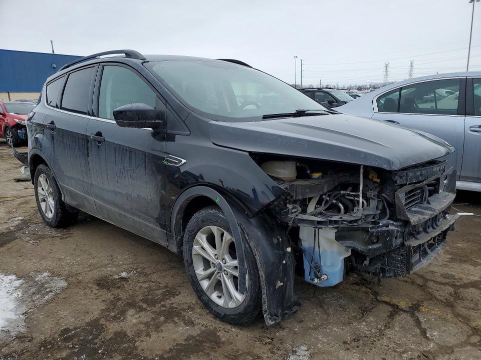 Photo 4 from auction – 2017 FORD ESCAPE with VIN 1FMCU0GD1HUB92099
