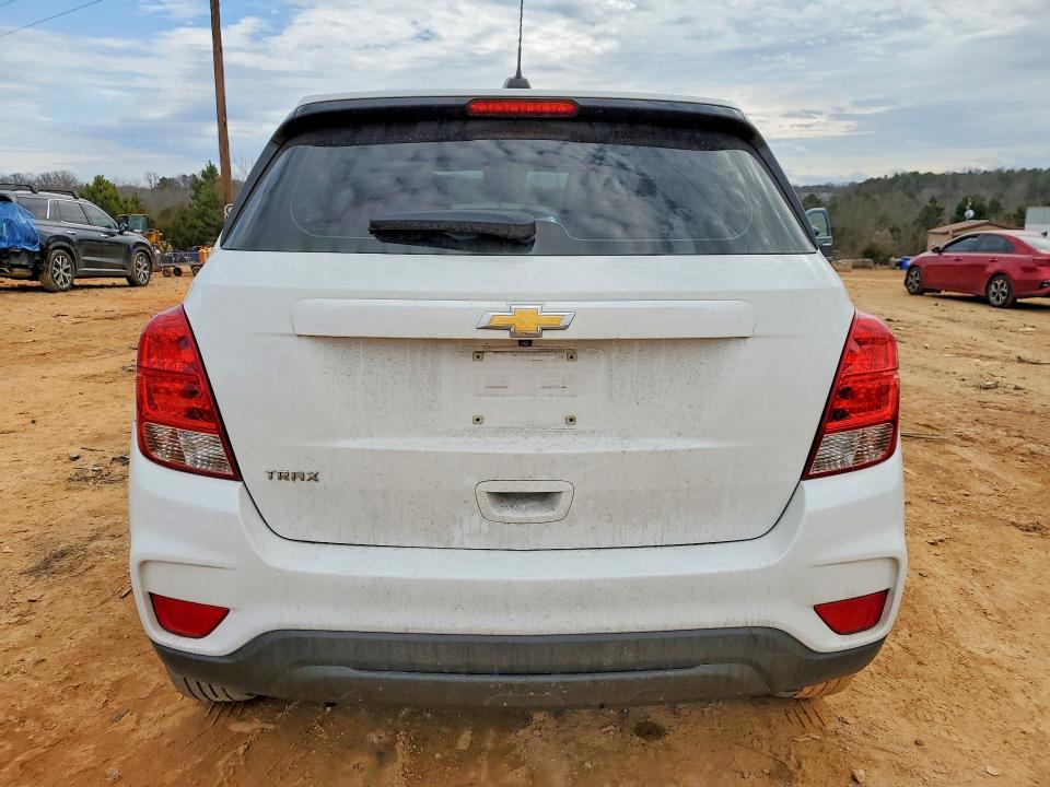 Photo 6 from auction – 2018 CHEVROLET TRAX with VIN KL7CJKSB6JB624702