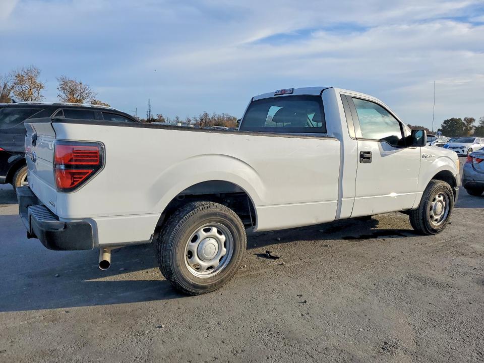 Photo 3 from auction – 2011 FORD F150 with VIN 1FTNF1CF5BKD93673