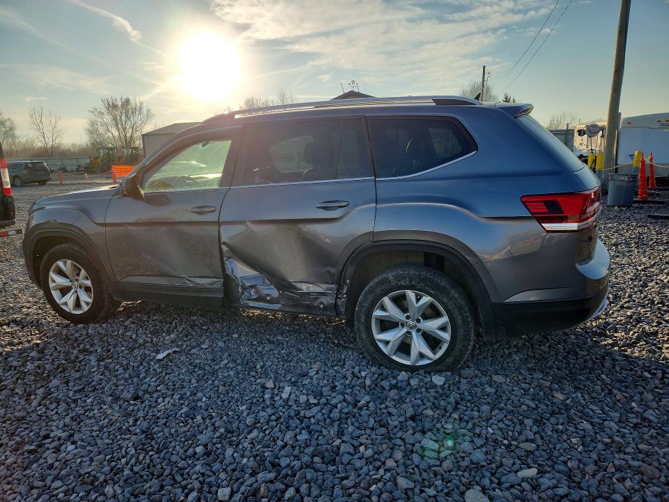 Photo 2 from auction – 2018 VOLKSWAGEN ATLAS SE with VIN 1V2KR2CA7JC554441