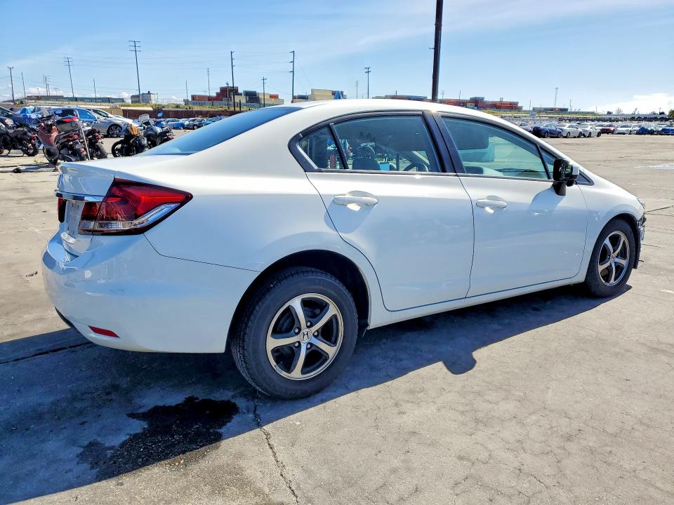 Photo 3 from auction – 2015 HONDA CIVIC with VIN 2HGFB2F70FH540877