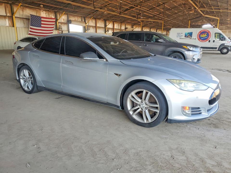 Photo 4 from auction – 2015 TESLA MODEL S 85 with VIN 5YJSA1H13FF083457