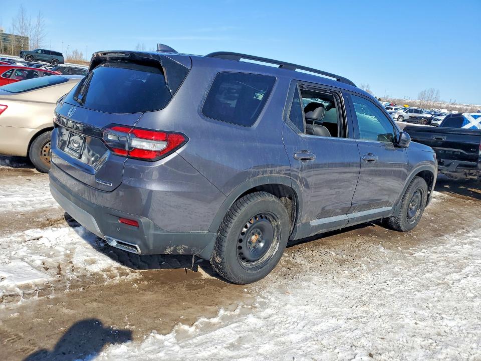 Photo 3 from auction – 2025 HONDA PILOT with VIN 5FNYG1H76SB510685