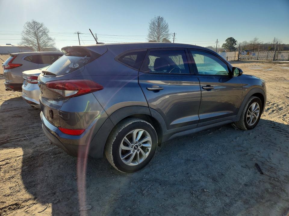 Photo 3 from auction – 2016 HYUNDAI TUCSON SE with VIN KM8J23A48GU128924