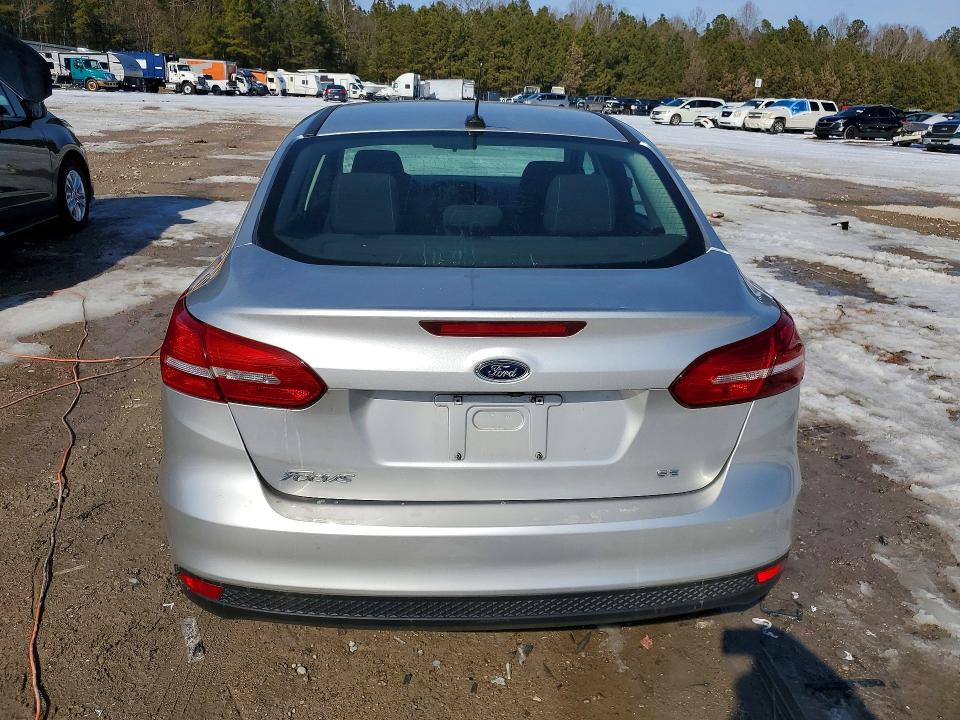 Photo 6 from auction – 2017 FORD FOCUS SE with VIN 1FADP3F20HL298377