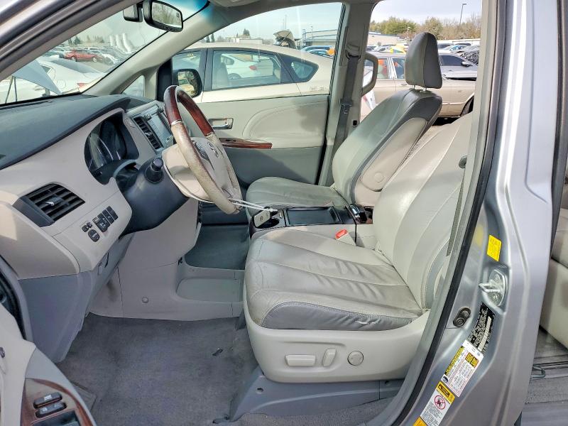Photo 7 from auction – 2011 TOYOTA SIENNA with VIN 5TDDK3DC0BS012599