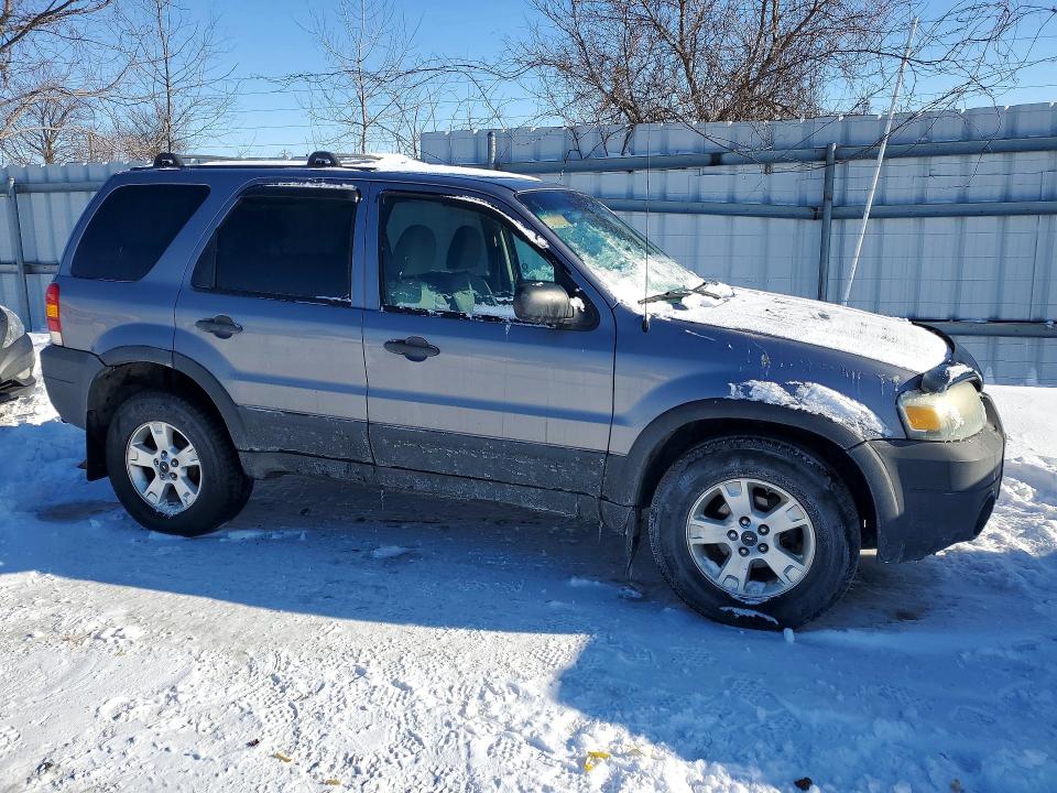 Photo 4 from auction – 2007 FORD ESCAPE XLT with VIN 1FMYU03177KA00146
