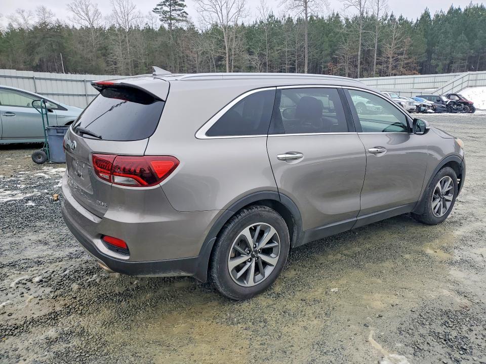Photo 3 from auction – 2019 KIA SORENTO EX with VIN 5XYPH4A56KG523531