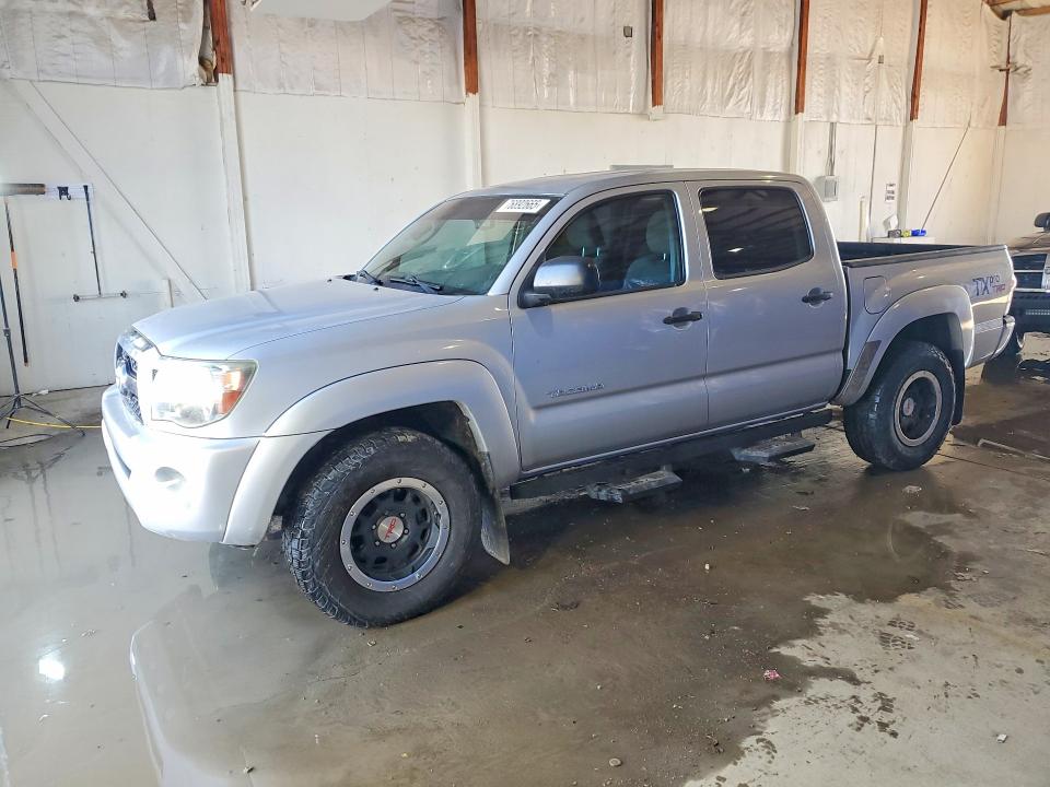 TOYOTA TACOMA 2011 z numerem VIN 3TMLU4EN5BM066413 - Zdjęcie z aukcji