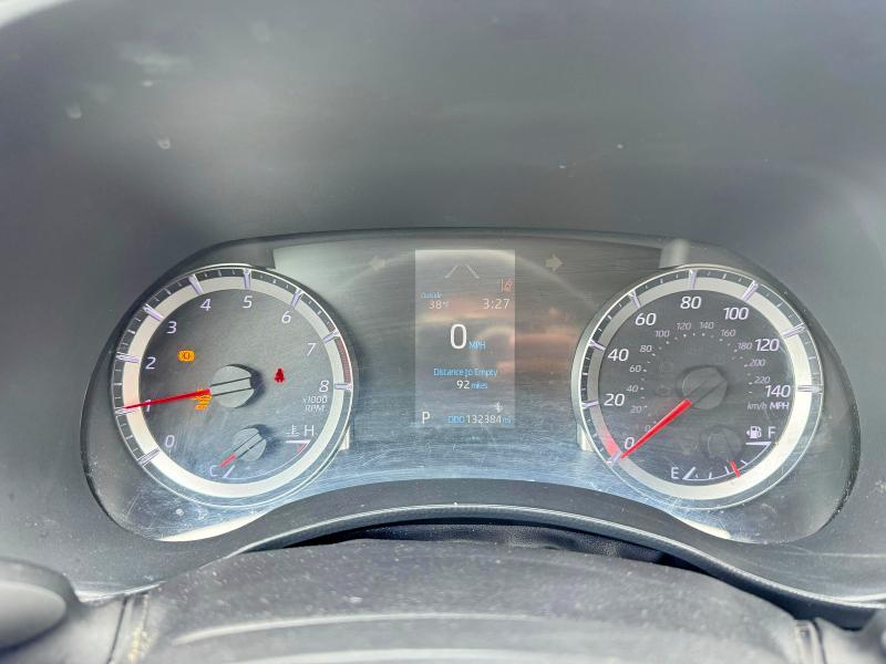Photo 8 from auction – 2021 TOYOTA HIGHLANDER with VIN 5TDCZRBH2MS554363