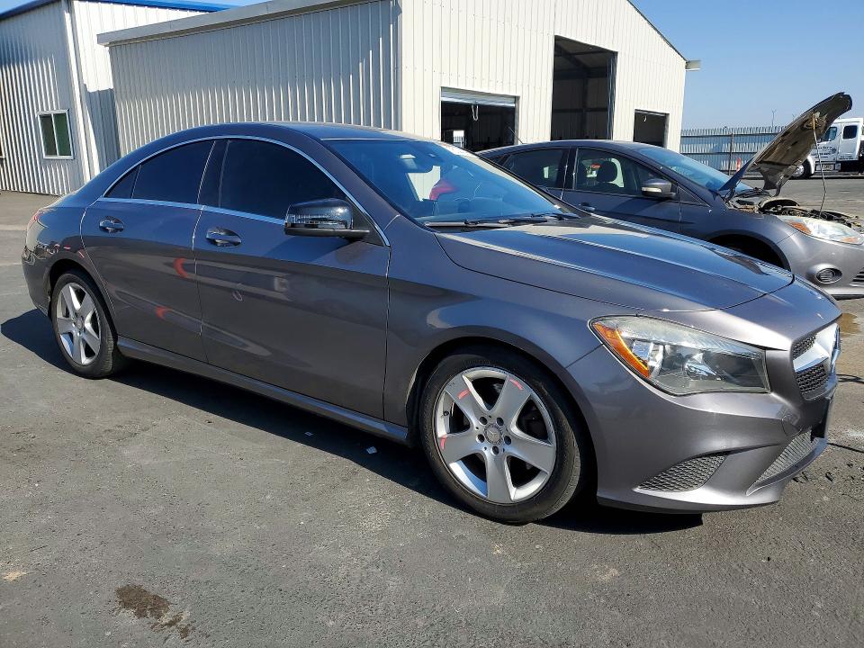 Photo 4 from auction – 2015 MERCEDES-BENZ CLA with VIN WDDSJ4EB5FN209842
