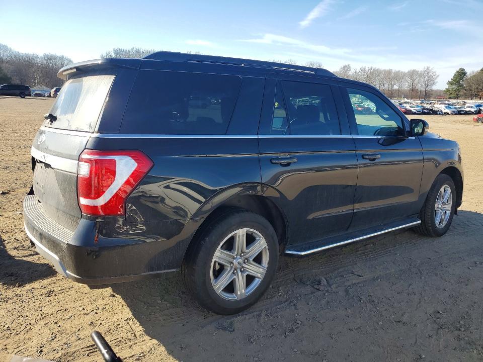 Photo 3 from auction – 2019 FORD EXPEDITION with VIN 1FMJU1HT2KEA05182