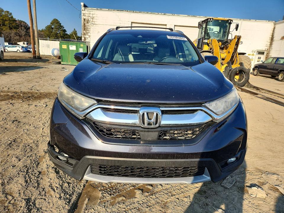 Photo 5 from auction – 2017 HONDA CR-V with VIN 2HKRW2H83HH601039