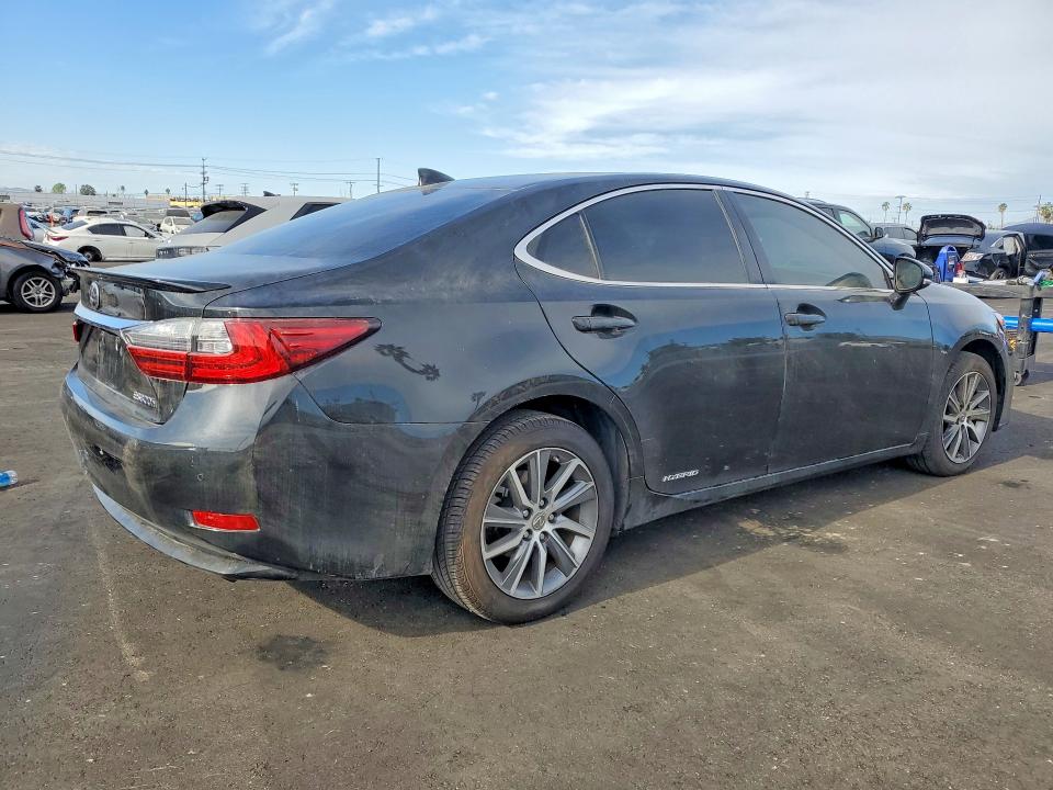 Photo 3 from auction – 2017 LEXUS ES with VIN JTHBW1GG5H2144870