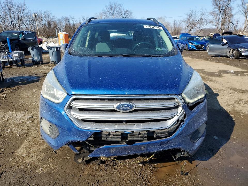 Photo 5 from auction – 2017 FORD ESCAPE with VIN 1FMCU9GD7HUA57228