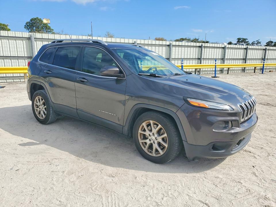 Photo 4 from auction – 2015 JEEP CHEROKEE with VIN 1C4PJLCB5FW753507