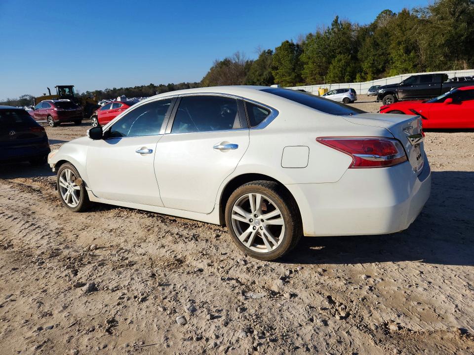 Photo 2 from auction – 2013 NISS ALTIMA with VIN 1N4BL3AP2DC100401