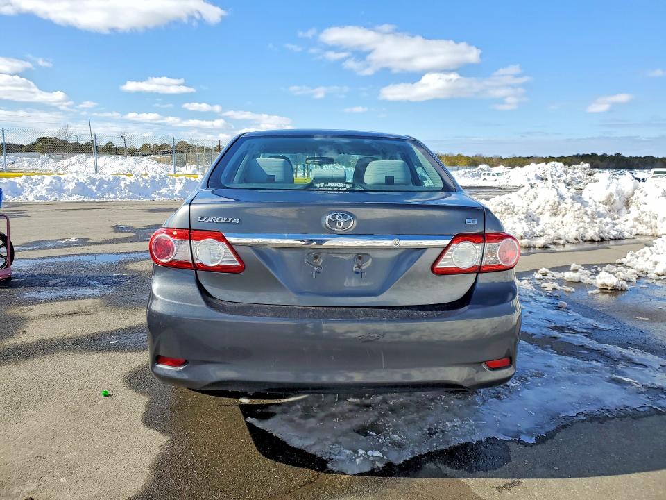 Photo 6 from auction – 2011 TOYOTA COROLLA with VIN 2T1BU4EE0BC706273