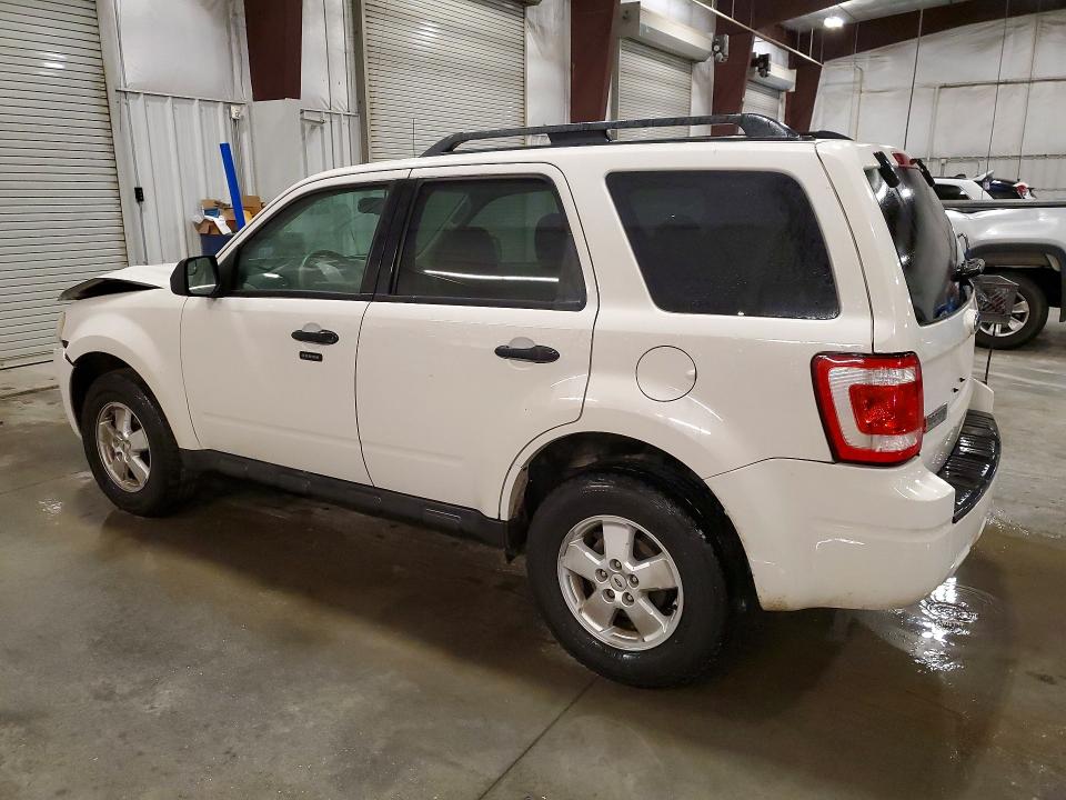 Photo 2 from auction – 2010 FORD ESCAPE with VIN 1FMCU0DGXAKC77264