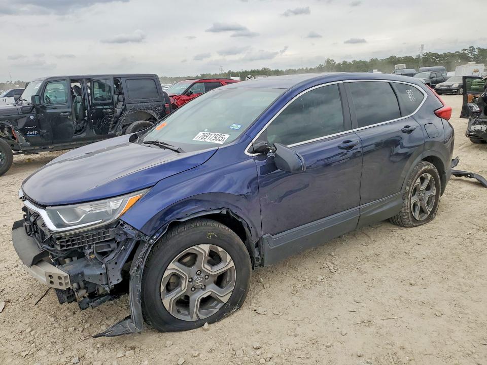 HONDA CR-V 2017 with VIN 7FARW1H83HE045943 - Photo from auction