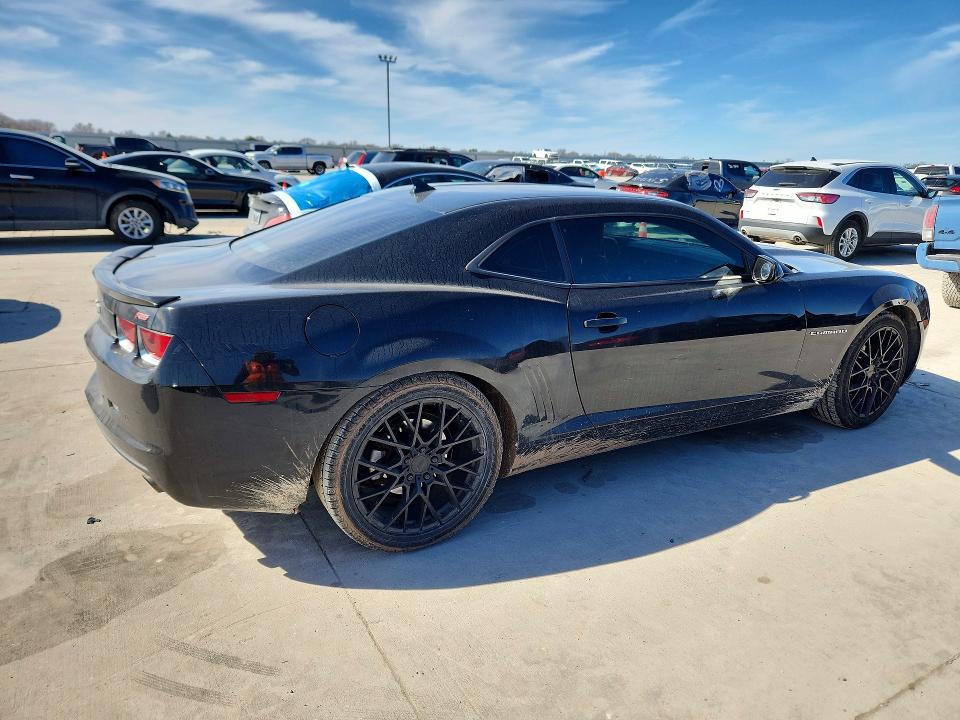 Photo 3 from auction – 2011 CHEVROLET CAMARO LT with VIN 2G1FC1ED9B9137135