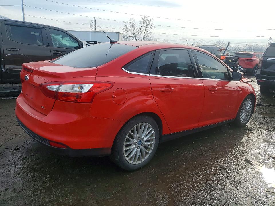 Photo 3 from auction – 2012 FORD FOCUS SEL with VIN 1FAHP3H28CL174509