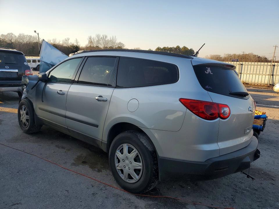 Photo 2 from auction – 2011 CHEVROLET TRAVERSE with VIN 1GNKREED6BJ413956