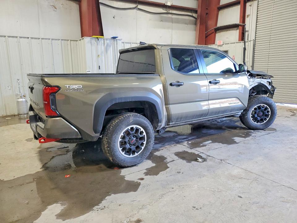 Photo 3 from auction – 2025 TOYOTA TACOMA DOU with VIN 3TYLE5JN5ST102744