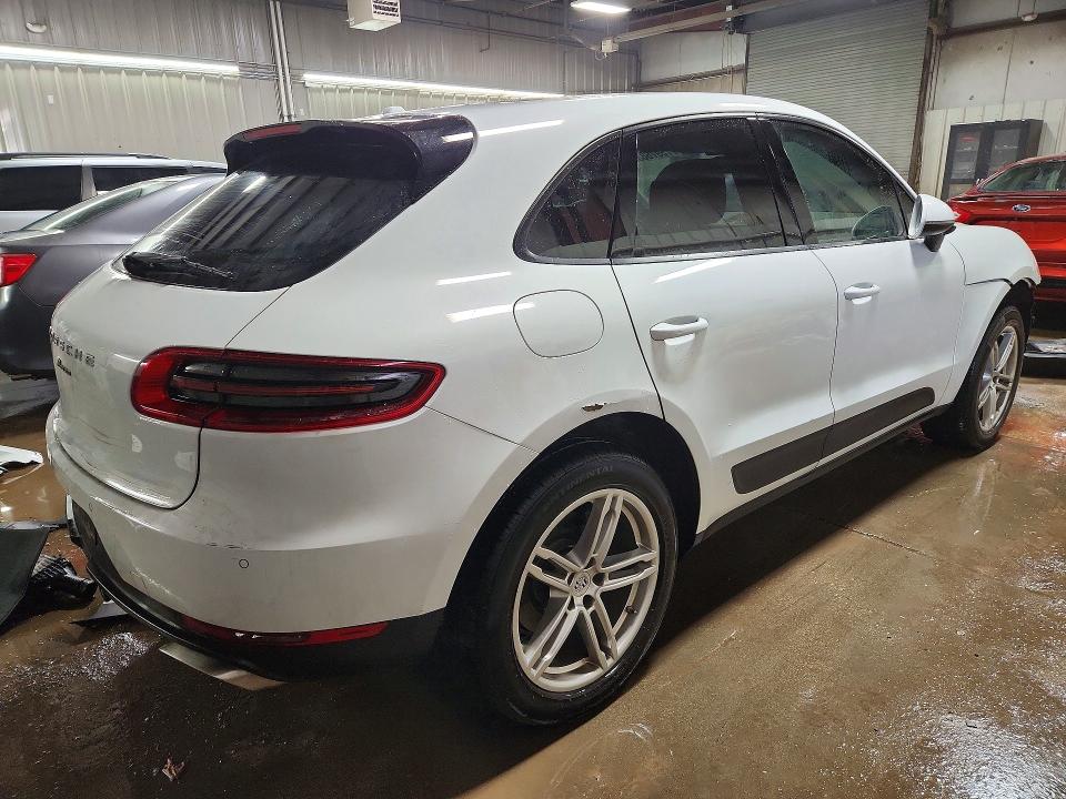 Photo 3 from auction – 2018 PORSCHE MACAN with VIN WP1AA2A54JLB02553