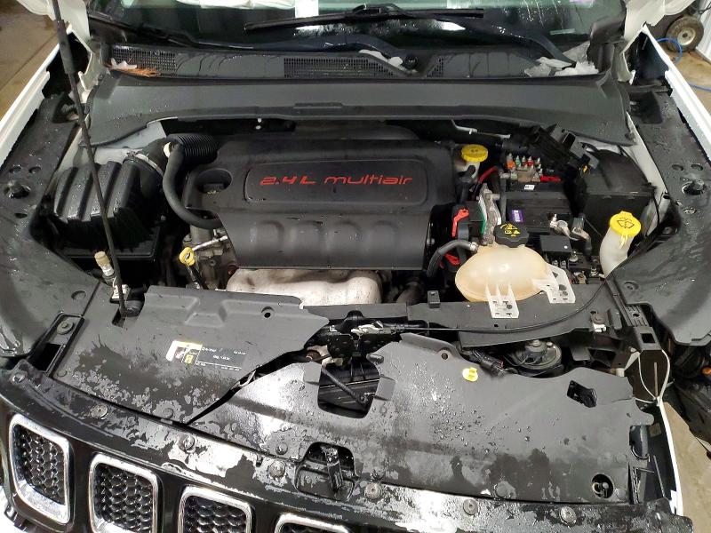 Photo 12 from auction – 2018 JEEP COMPASS with VIN 3C4NJDCB9JT210821