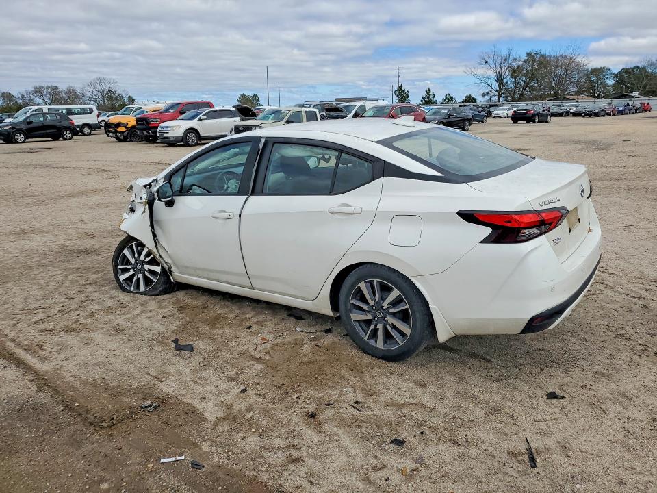 Photo 2 from auction – 2020 NISSAN VERSA with VIN 3N1CN8EV2LL844763