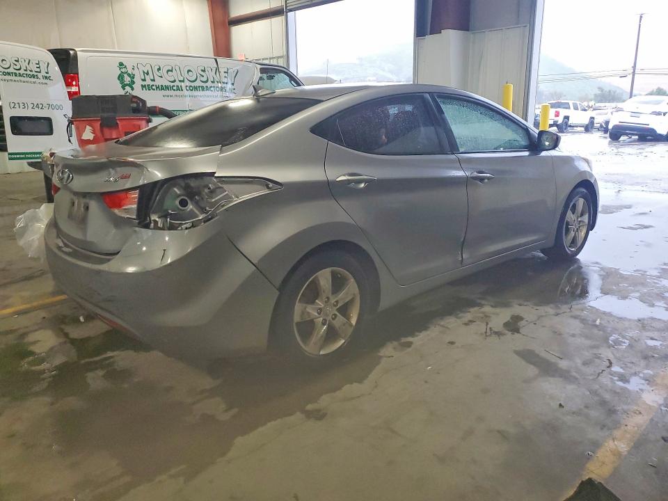 Photo 3 from auction – 2013 HYUNDAI ELANTRA with VIN KMHDH4AE5DU488237
