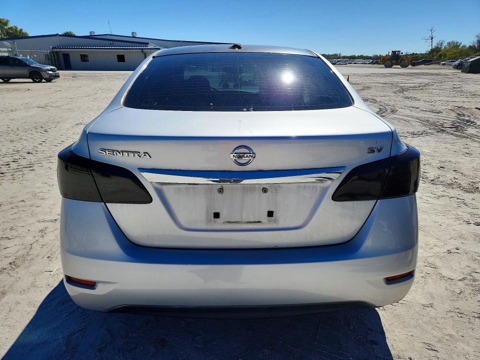 Photo 6 from auction – 2015 NISSAN SENTRA S with VIN 3N1AB7AP3FY338092
