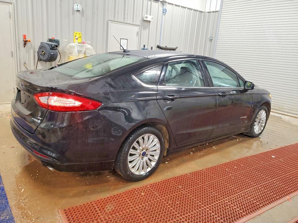 Photo 3 from auction – 2014 FORD FUSION SE with VIN 3FA6P0LU0ER345434
