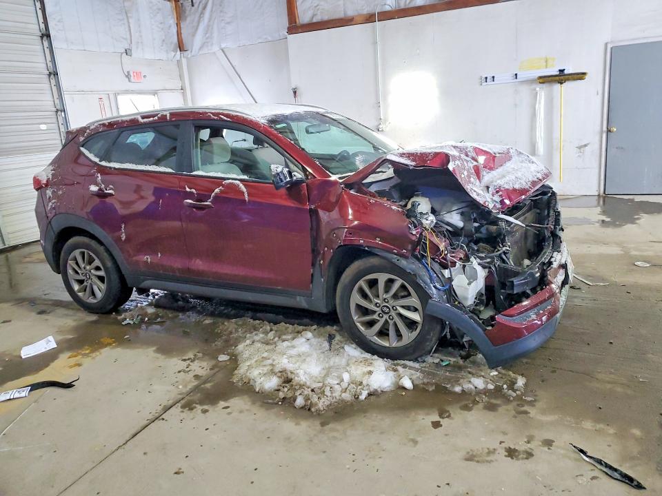 Photo 4 from auction – 2016 HYUNDAI TUCSON with VIN KM8J3CA47GU062735