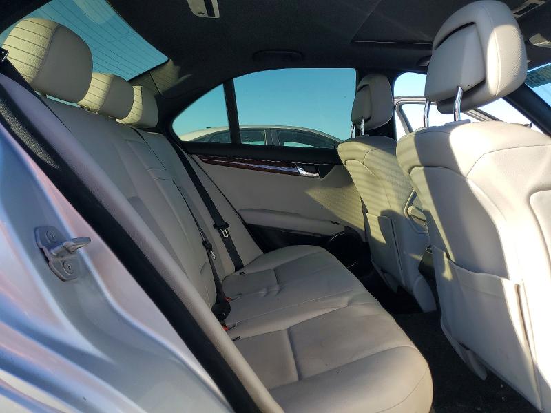 Photo 10 from auction – 2010 MERCEDES-BENZ C with VIN WDDGF5EB4AR117619