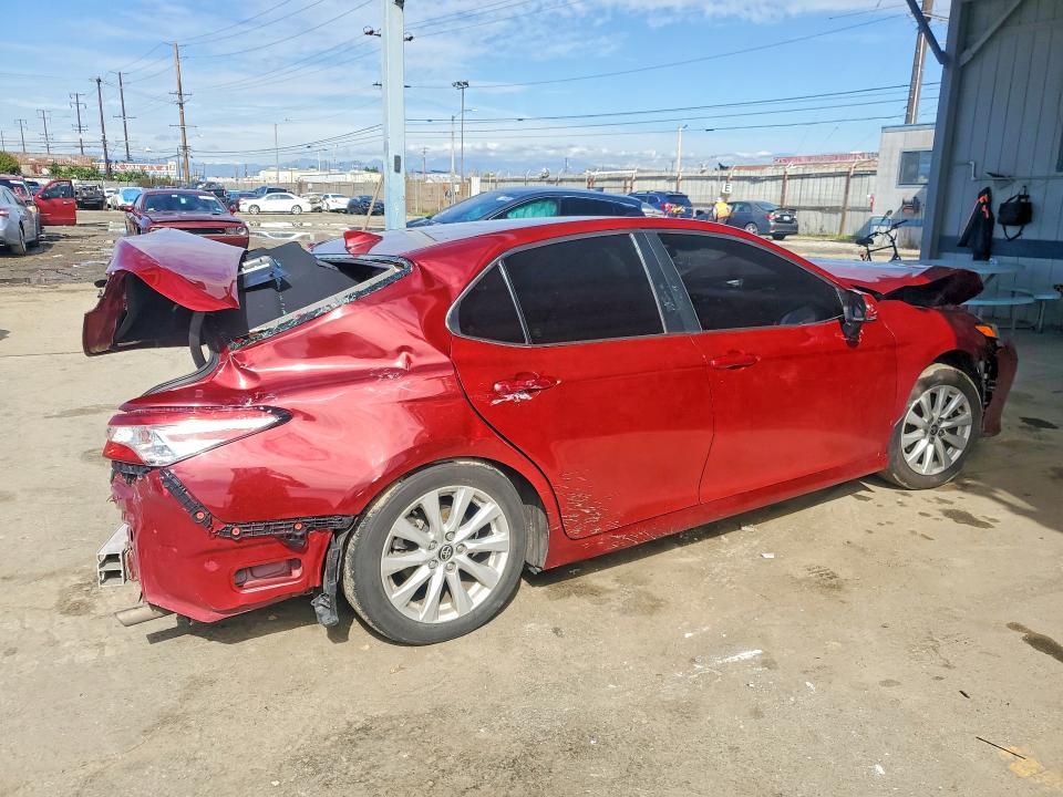 Photo 3 from auction – 2020 TOYOTA CAMRY with VIN 4T1C11AK7LU369236