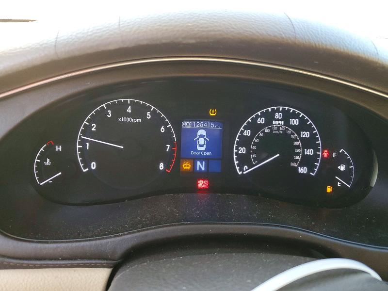 Photo 9 from auction – 2013 HYUNDAI GENESIS with VIN KMHGC4DD0DU233784