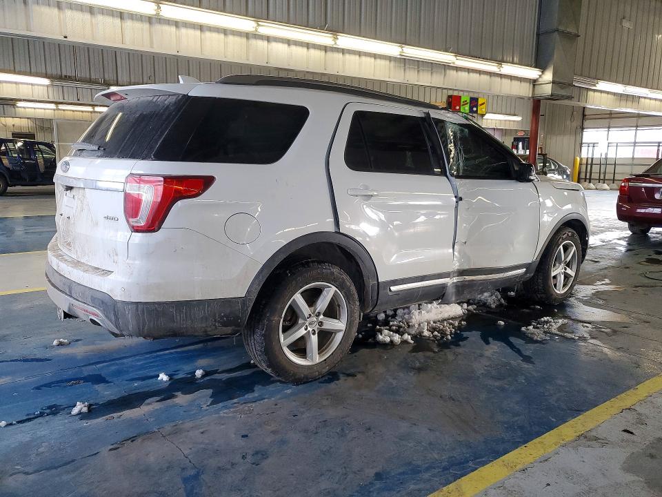 Photo 3 from auction – 2016 FORD EXPLORER with VIN 1FM5K8D8XGGB19833