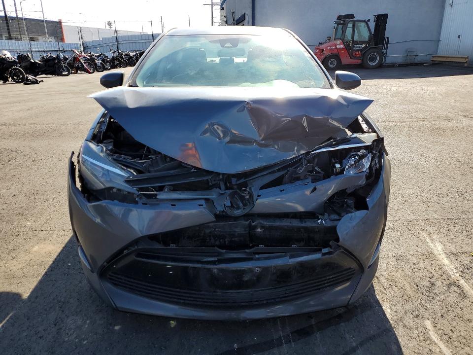 Photo 5 from auction – 2017 TOYOTA COROLLA with VIN 5YFBURHEXHP570428