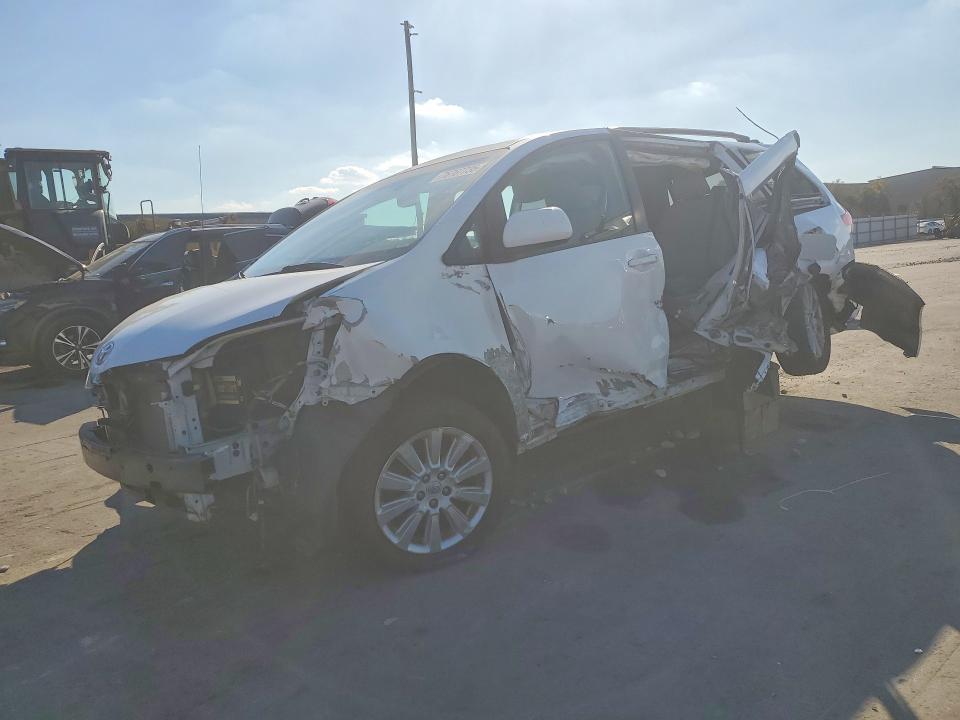 Photo 1 from auction – 2012 TOYOTA SIENNA with VIN 5TDDK3DC6CS048251
