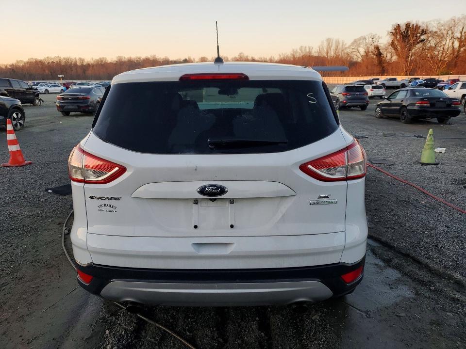 Photo 6 from auction – 2015 FORD ESCAPE SE with VIN 1FMCU0GX7FUC66357