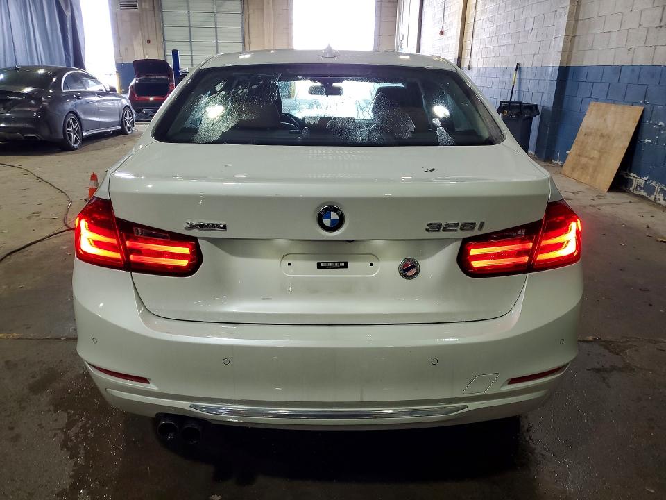 Photo 6 from auction – 2015 BMW 328 with VIN WBA3B3C56FF546708