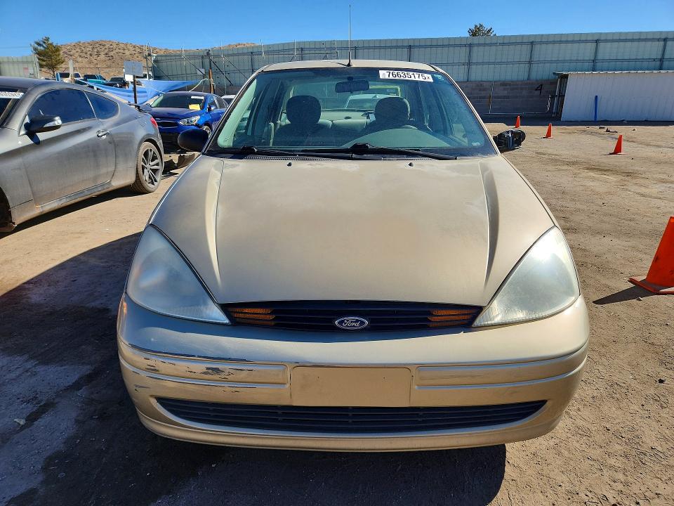 Photo 5 from auction – 2000 FORD FOCUS LX with VIN 1FAFP33P0YW361341